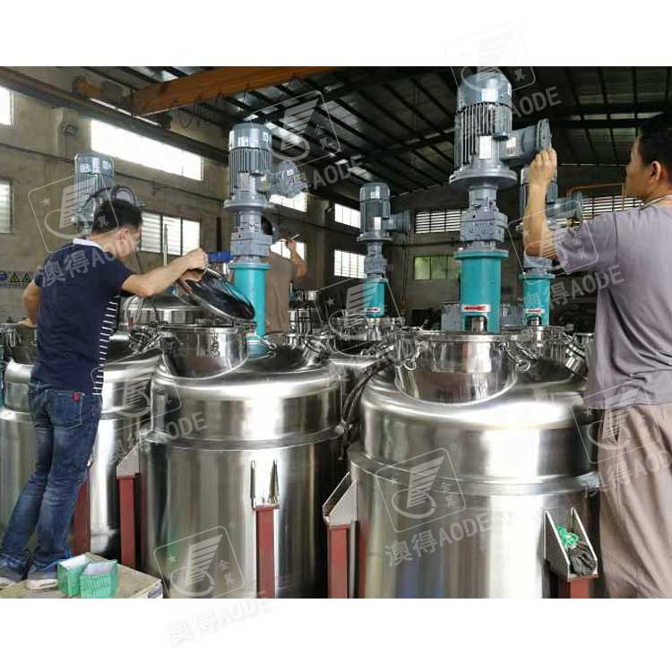 5000L不(bu)鏽鋼反應(ying)釜