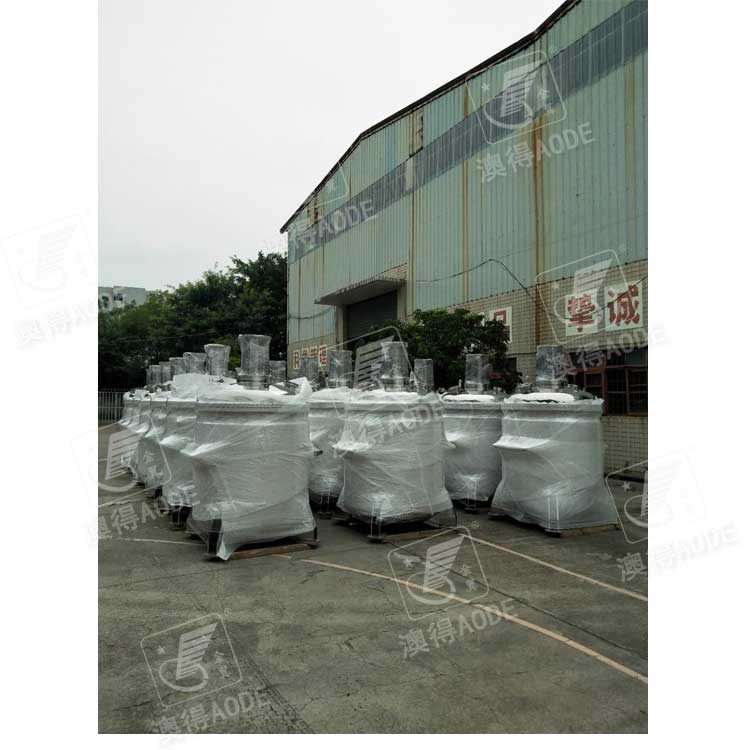 1380L脫(tuō)泡攪拌罐